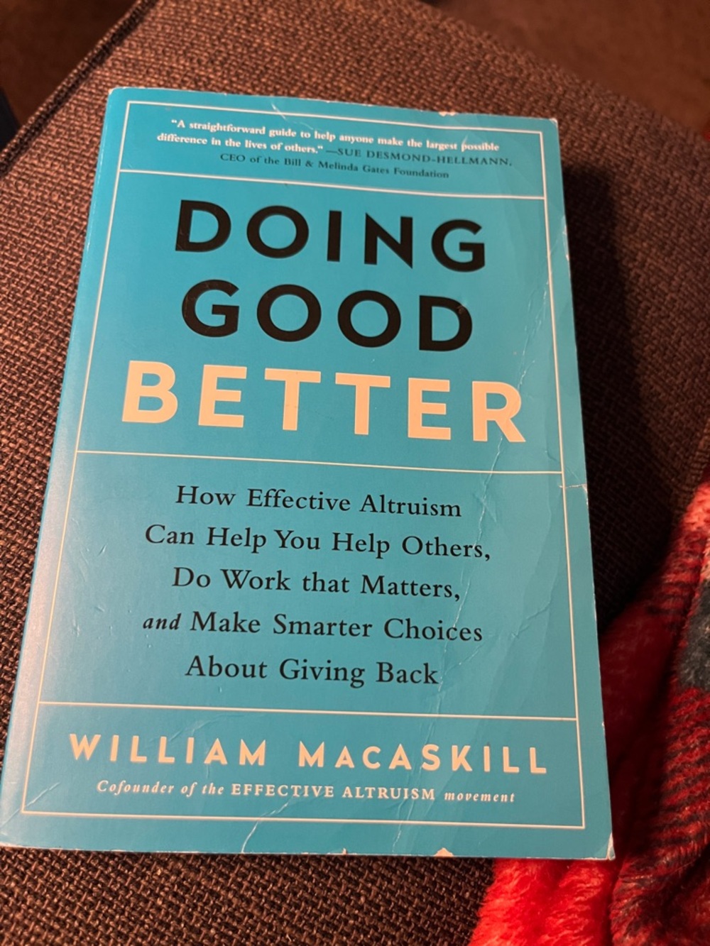 Doing Good Better by William MacAskill - Turquoise Paperback non-fiction book